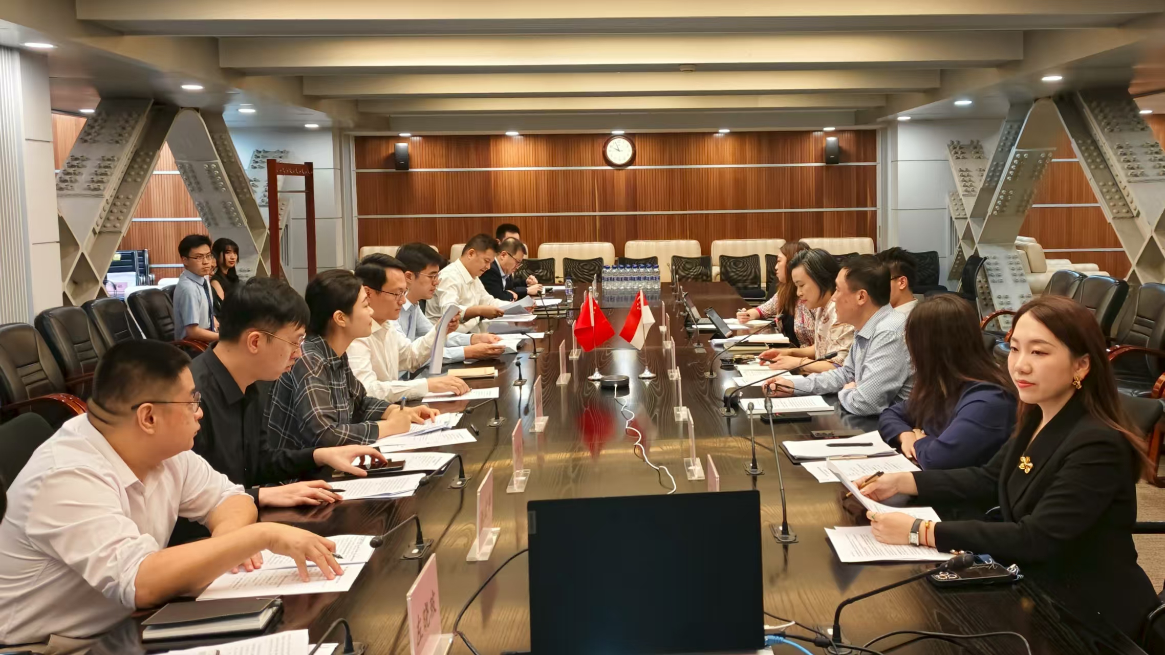 中新(加坡)服务贸易合作促进工作组第二次会议召开